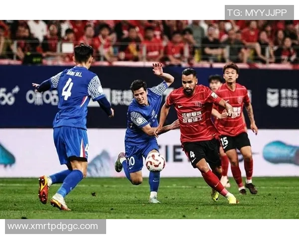 柏斯光荣迎战绿地申花争夺中超联赛关键三分的激烈对决 柏斯光荣迎战绿地申花争夺中超联赛关键三分的激烈对决