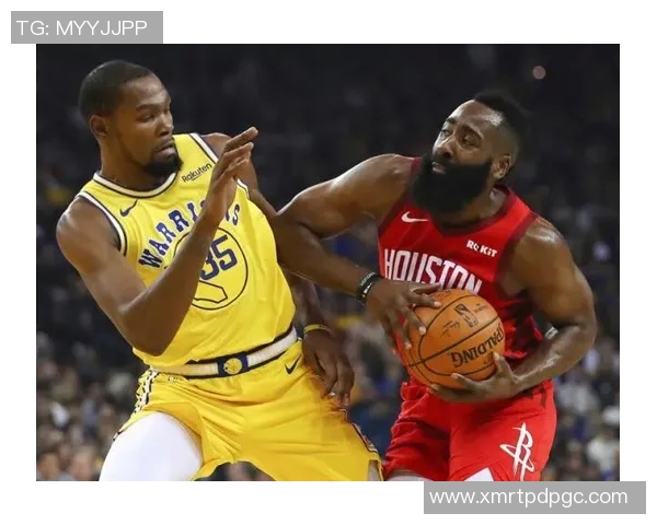 火箭队与勇士队激战正酣首场对决精彩回顾与赛后分析 火箭队与勇士队激战正酣首场对决精彩回顾与赛后分析