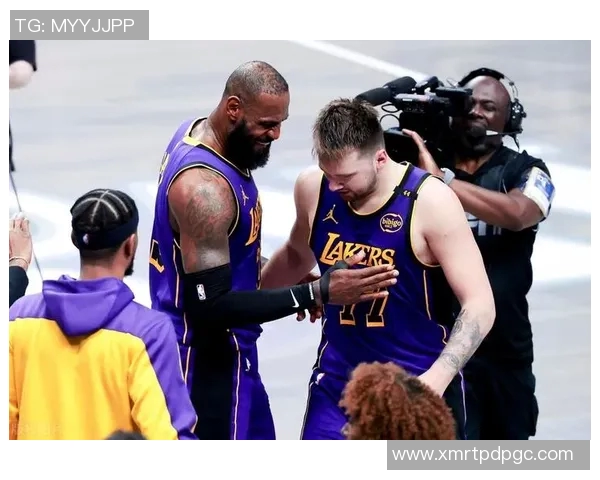 湖人对决火箭第四场激战回顾与精彩瞬间分析 湖人对决火箭第四场激战回顾与精彩瞬间分析