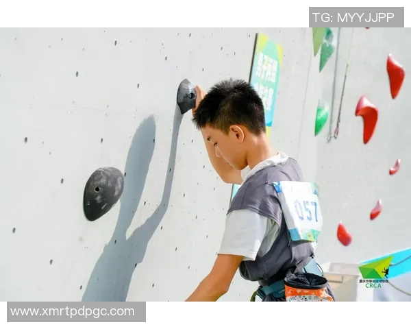 重庆攀岩队的力量变革引发热议探索攀岩运动的未来发展之路 重庆攀岩队的力量变革引发热议探索攀岩运动的未来发展之路