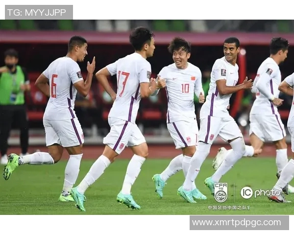 中国国家足球队40强赛对阵关岛精彩录像回顾与分析